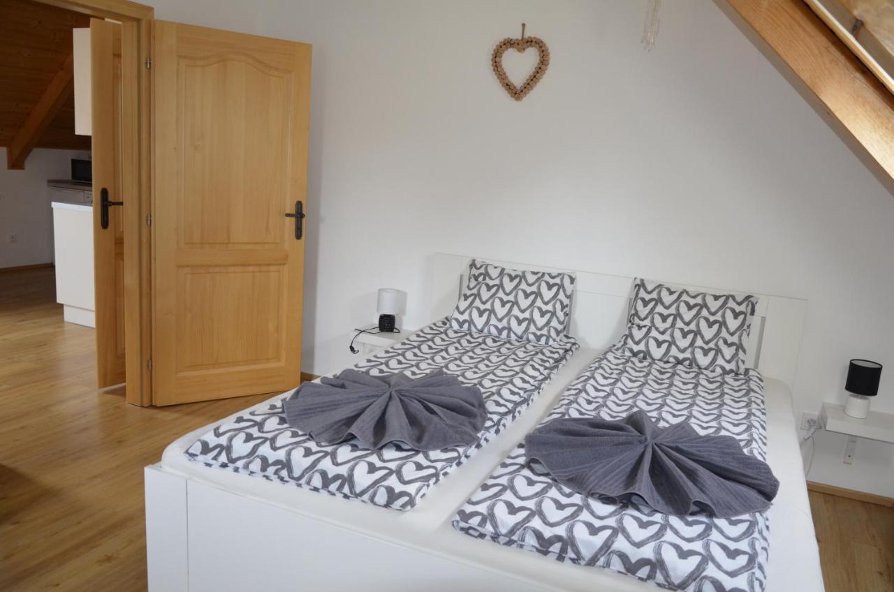 Apartmány u vlčích jam Petrowitz Exterior foto